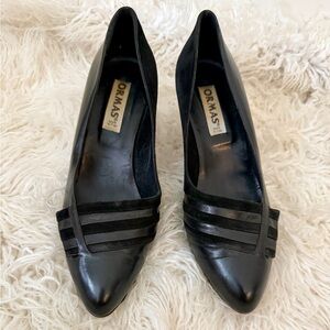 Vintage all leather kitten heels